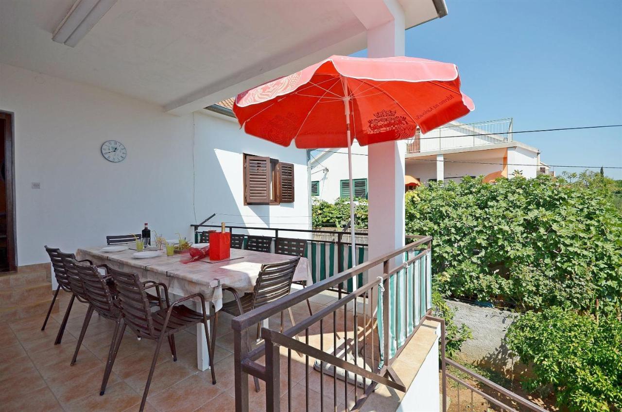 Apartment And Room Ivica Vodice Esterno foto