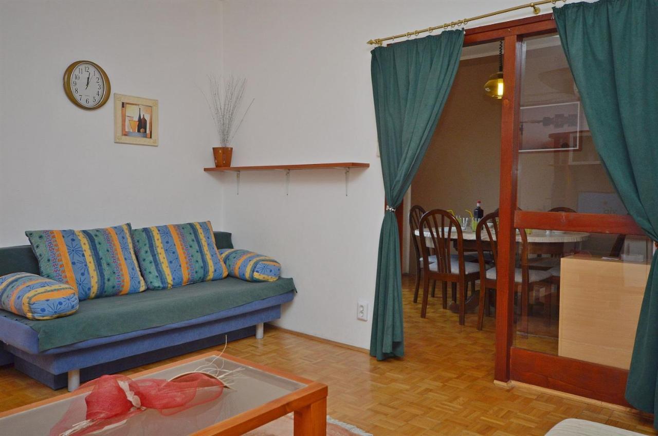 Apartment And Room Ivica Vodice Esterno foto