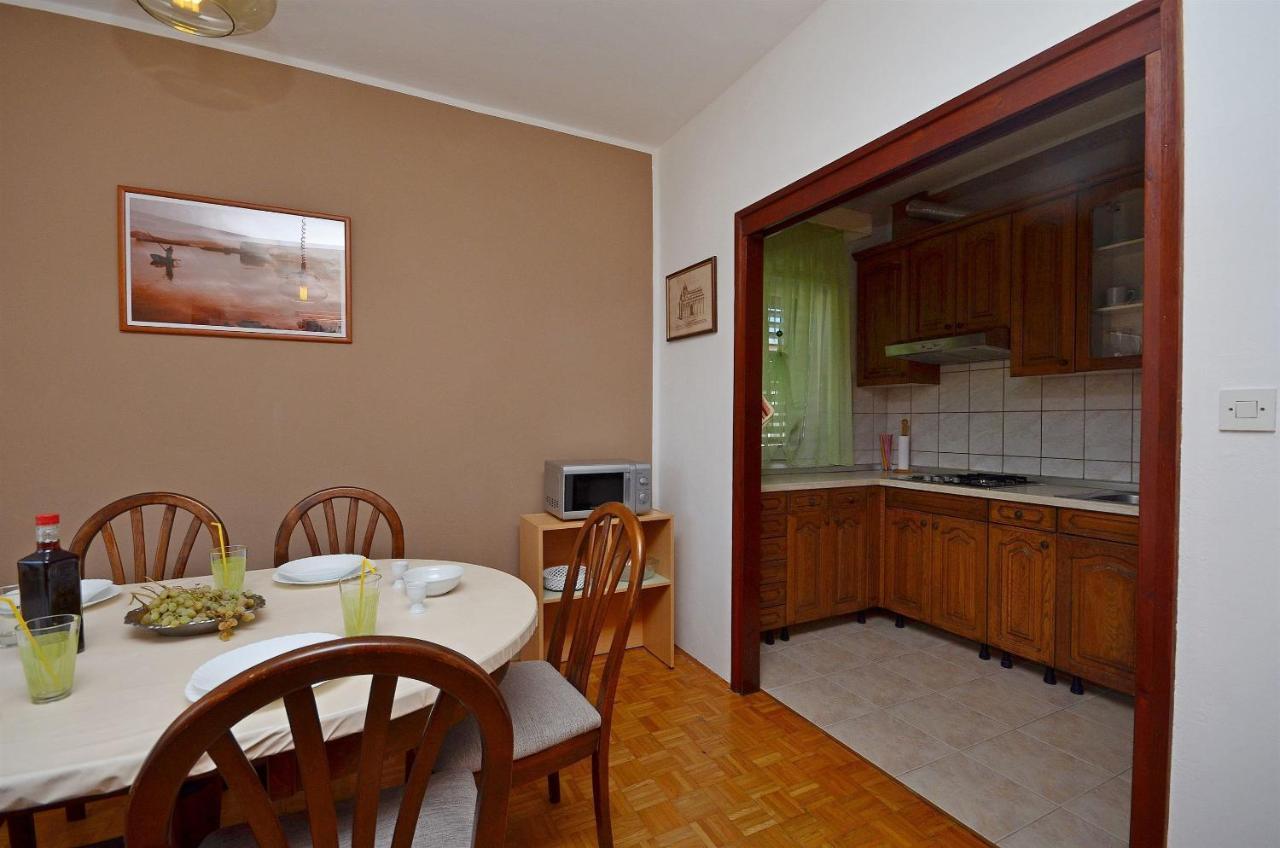 Apartment And Room Ivica Vodice Esterno foto