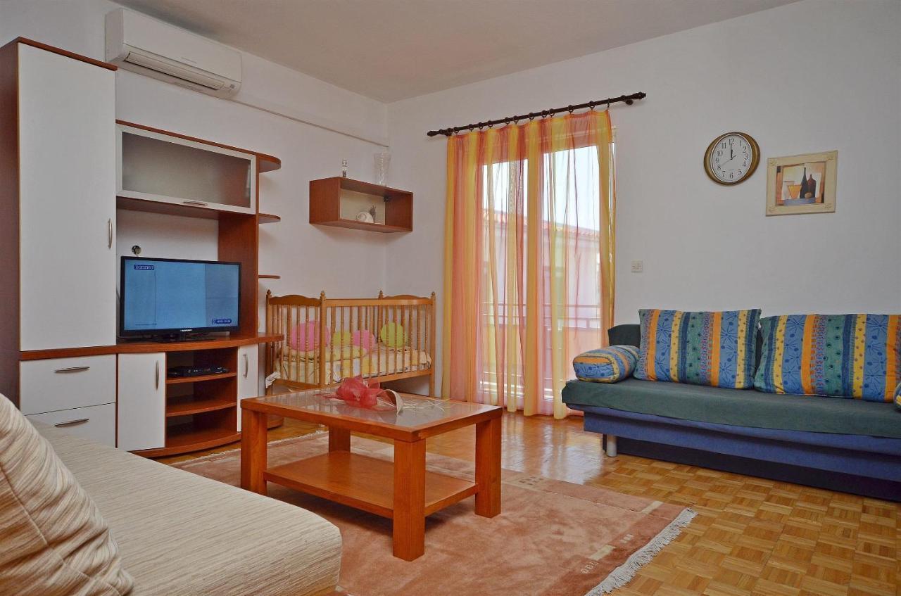 Apartment And Room Ivica Vodice Esterno foto