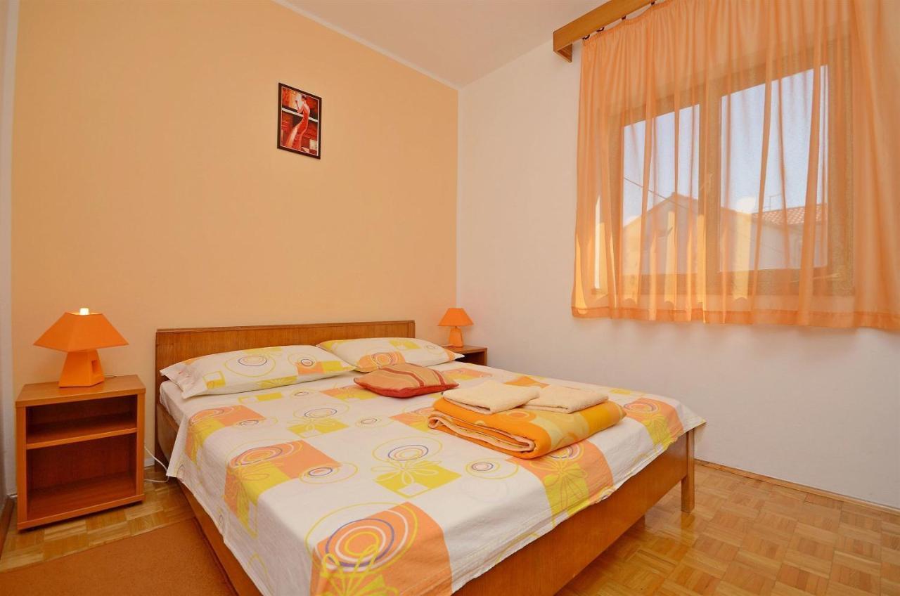 Apartment And Room Ivica Vodice Esterno foto